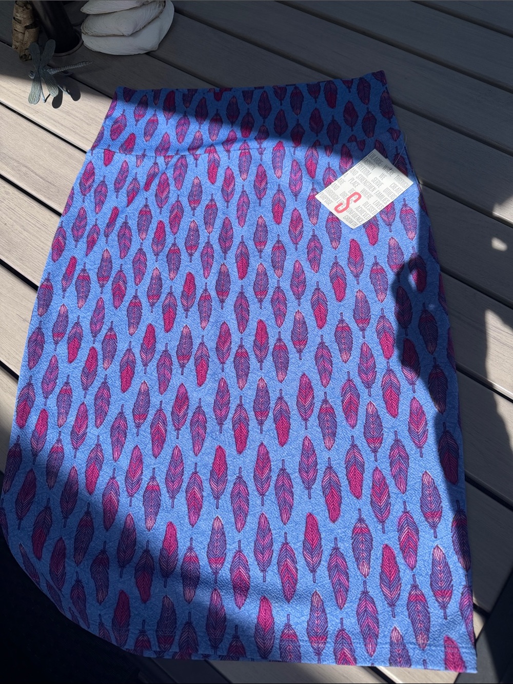 LuLaRoe Cassie  Bluish  Pencil Skirt with Magenta Feather Print